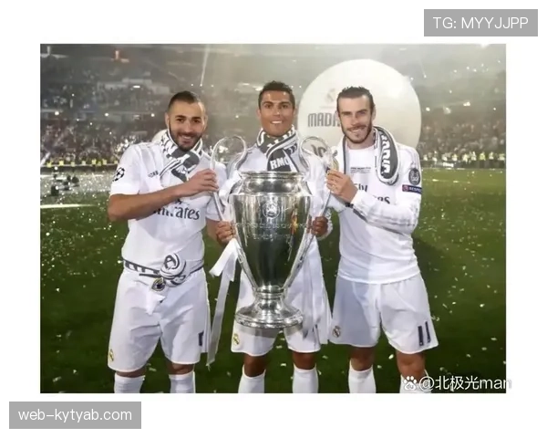 C罗与本泽马在队内核心地位及战术作用的差异解析