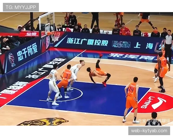 空中对抗判罚如何界定合理与犯规？